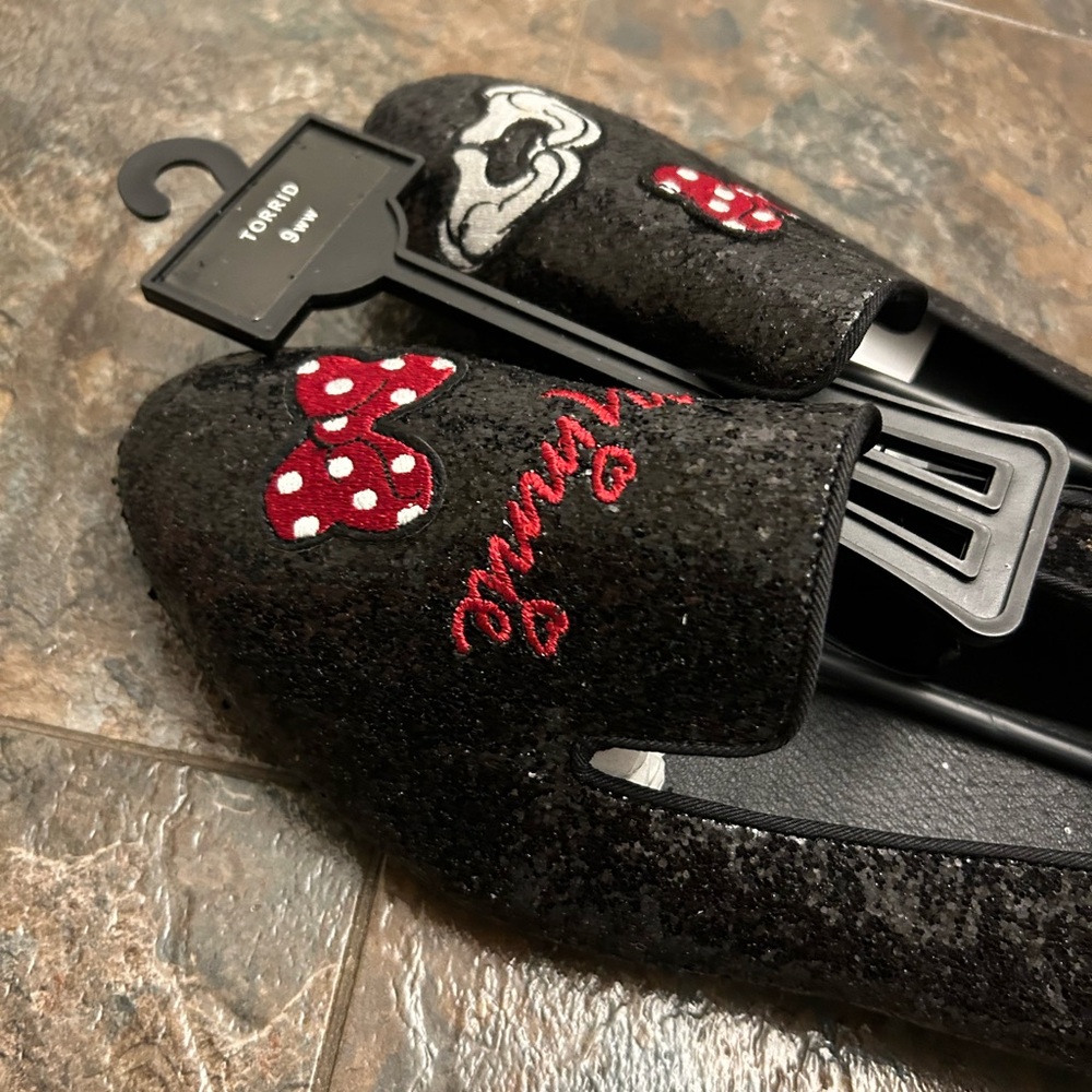 Black Minnie Mouse Sequin Loafers - Women - Picture 6 of 10